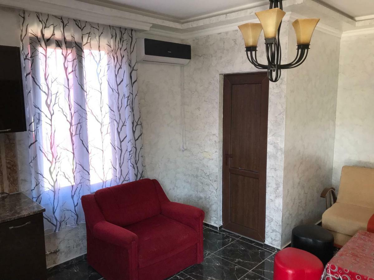 Guest House Chexovi 24 Kobuleti Exterior photo